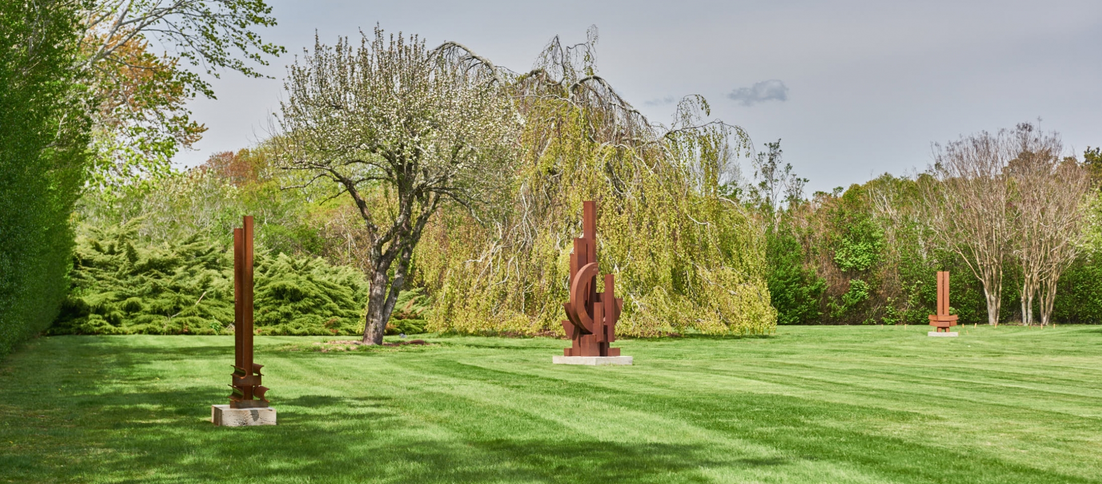 Di Teana&#039;s corten steel sculptures on an estate in Southampton. Photo by Michael Mundy.
